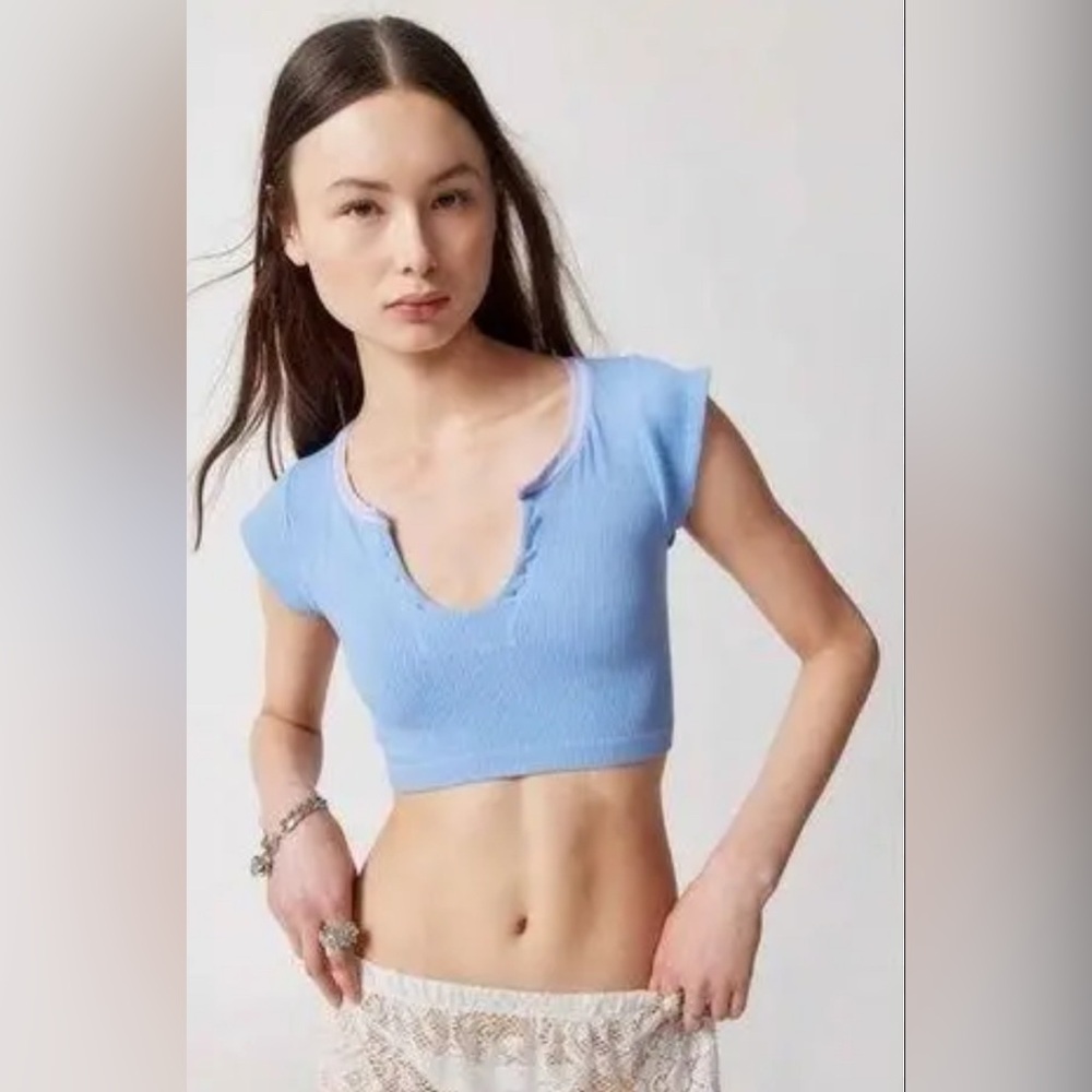 Urban Outfitters Going for Gold Top, size XS/S